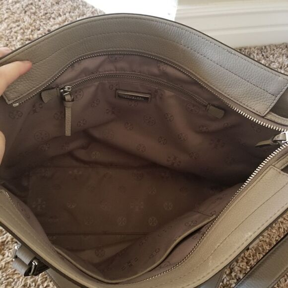 Tory Burch Theta Large Tote - Picture 5 of 9